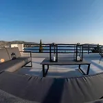 One Bedroom With Garden Views - Access To Amazing Rooftop Terrace, Free Parking And Gym On Premises Apartment *