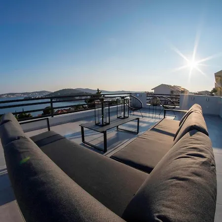 Garden View With Rooftop Terrace *