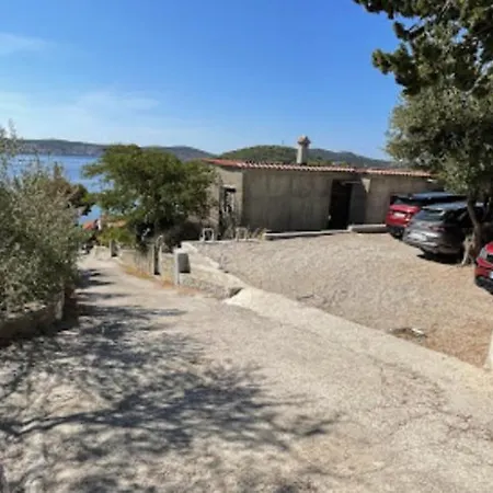 One Bedroom With Garden Views - Access To Amazing Rooftop Terrace, Free Parking And Gym On Premises דירה *