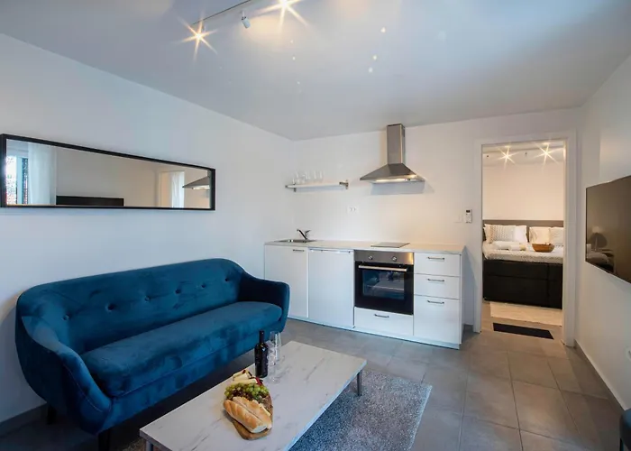 One Bedroom With Garden Views - Access To Amazing Rooftop Terrace, Free Parking And Gym On Premises *