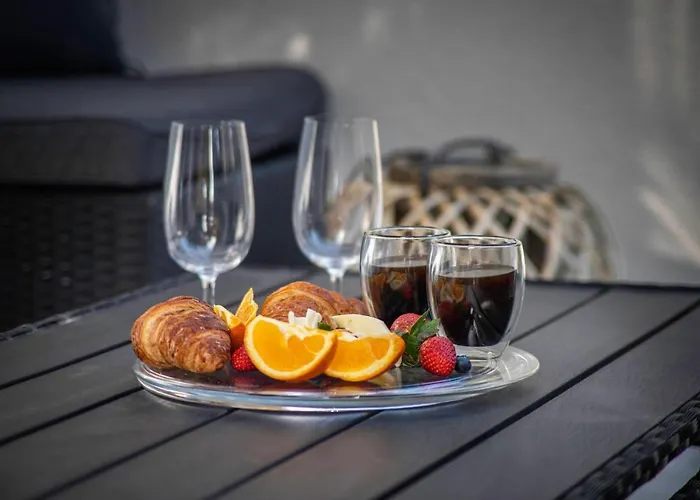 דירה One Bedroom With Garden Views - Access To Amazing Rooftop Terrace, Free Parking And Gym On Premises *