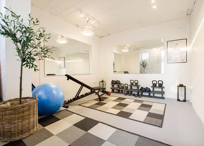 One Bedroom With Garden Views - Access To Amazing Rooftop Terrace, Free Parking And Gym On Premises * רוגוזניצה